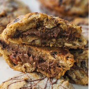 Biscuiți cu nuci și ciocolată