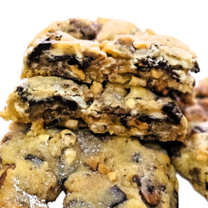 Biscuiți cu nuci, ciocolată și caramel